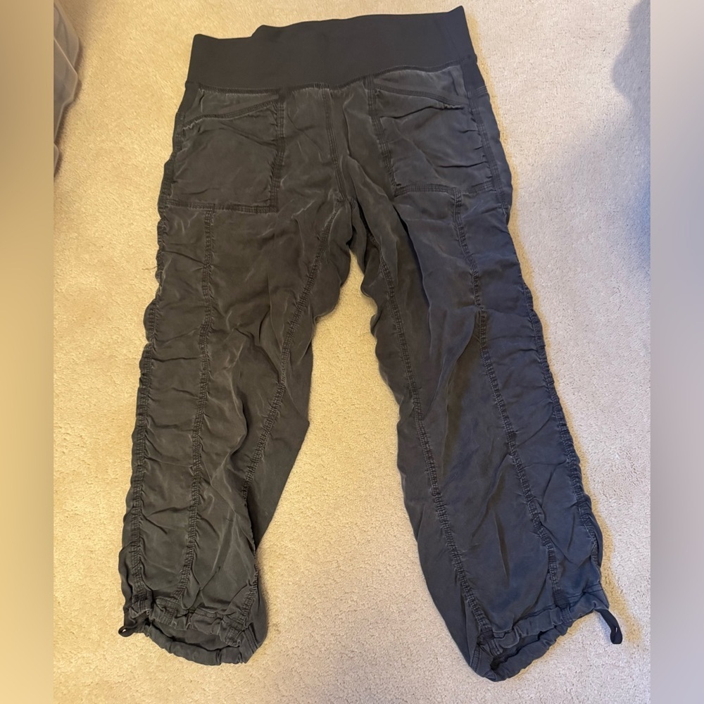 Lululemon Women's Olive Green Jogger Pants Size 6 - Picture 5 of 5